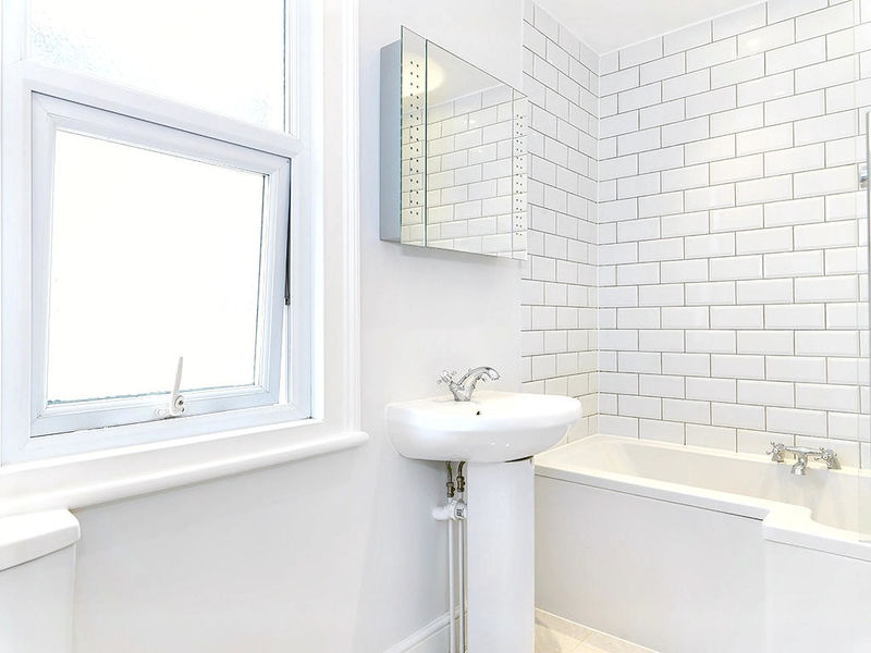 Family Bathroom- click for photo gallery